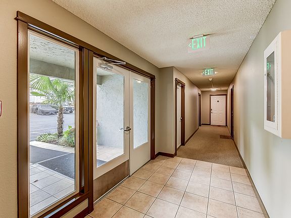 3rd image of 680 122nd Ave NE APT 213