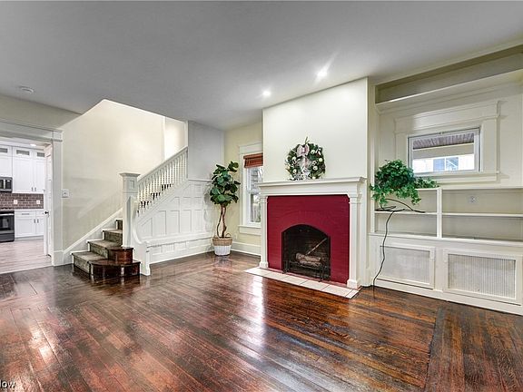 4th image of 12552 Clifton Blvd