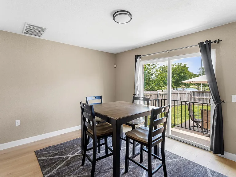 6708 Glebe Path — Photo 11