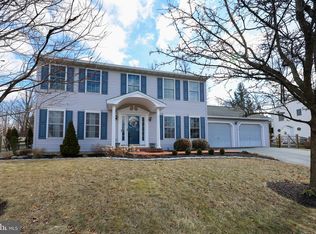 104 Yorkshire Dr, Douglassville, PA 19518