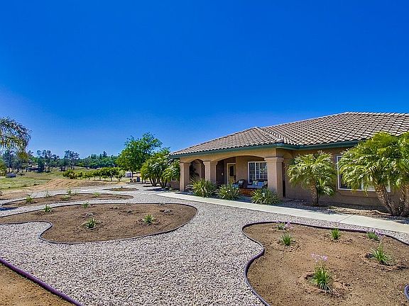3rd image of 1280 Avenida Naranja