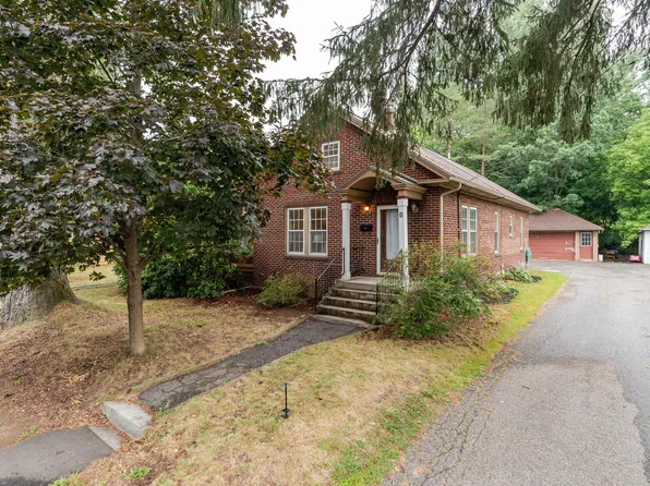 8 Nelke Place, Lewiston, ME 04240