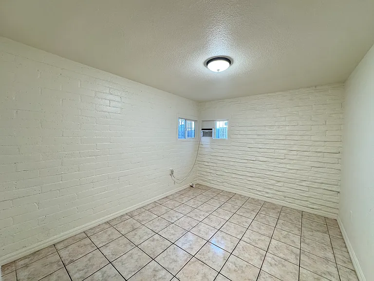1233 Clela Ave — Photo 8