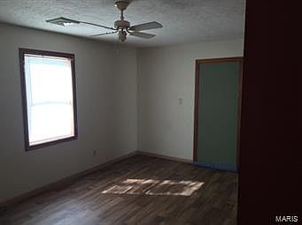 5th image of 1501 Roberts Ave