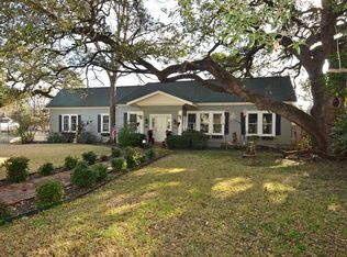 604 Olive St, Smithville, TX 78957