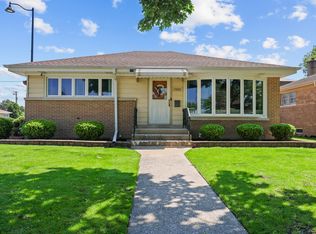 7555 N Neva Ave, Niles, IL 60714
