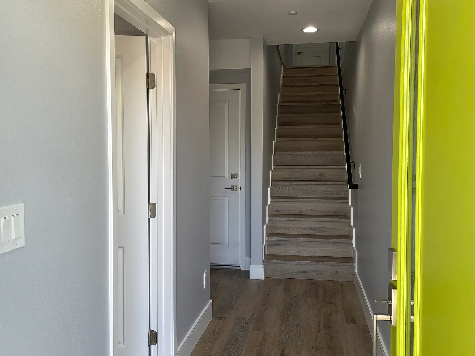 4 bed, 1988 sqft, $4,110 — Photo 4