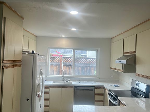 5th image of 803 Vespucci Ln