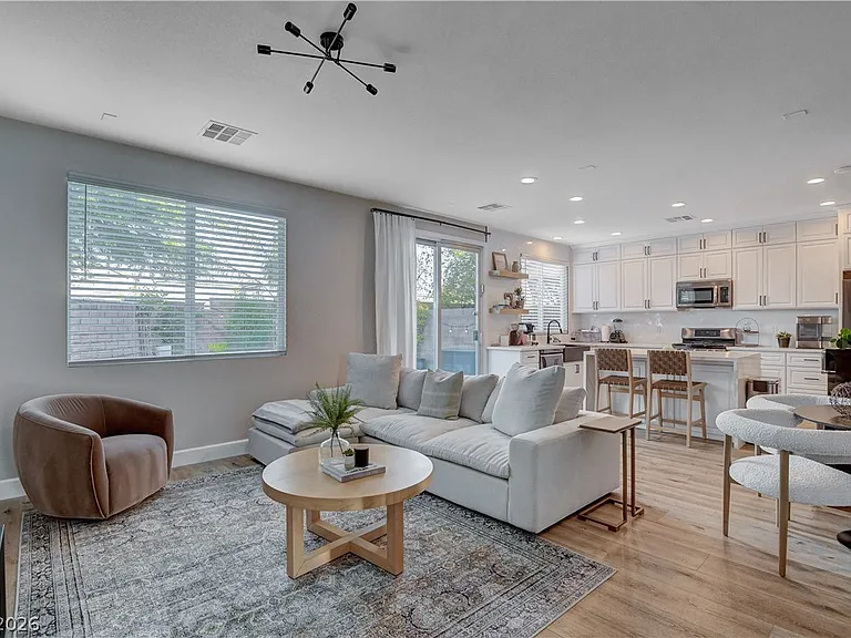 10400 Raining Sky St — Photo 2