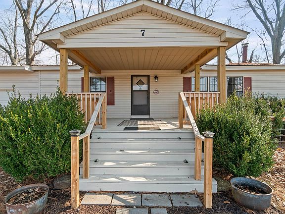 3rd image of 7 Iveon Clay Rd