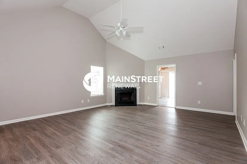 5139 Kiev Dr — Photo 2
