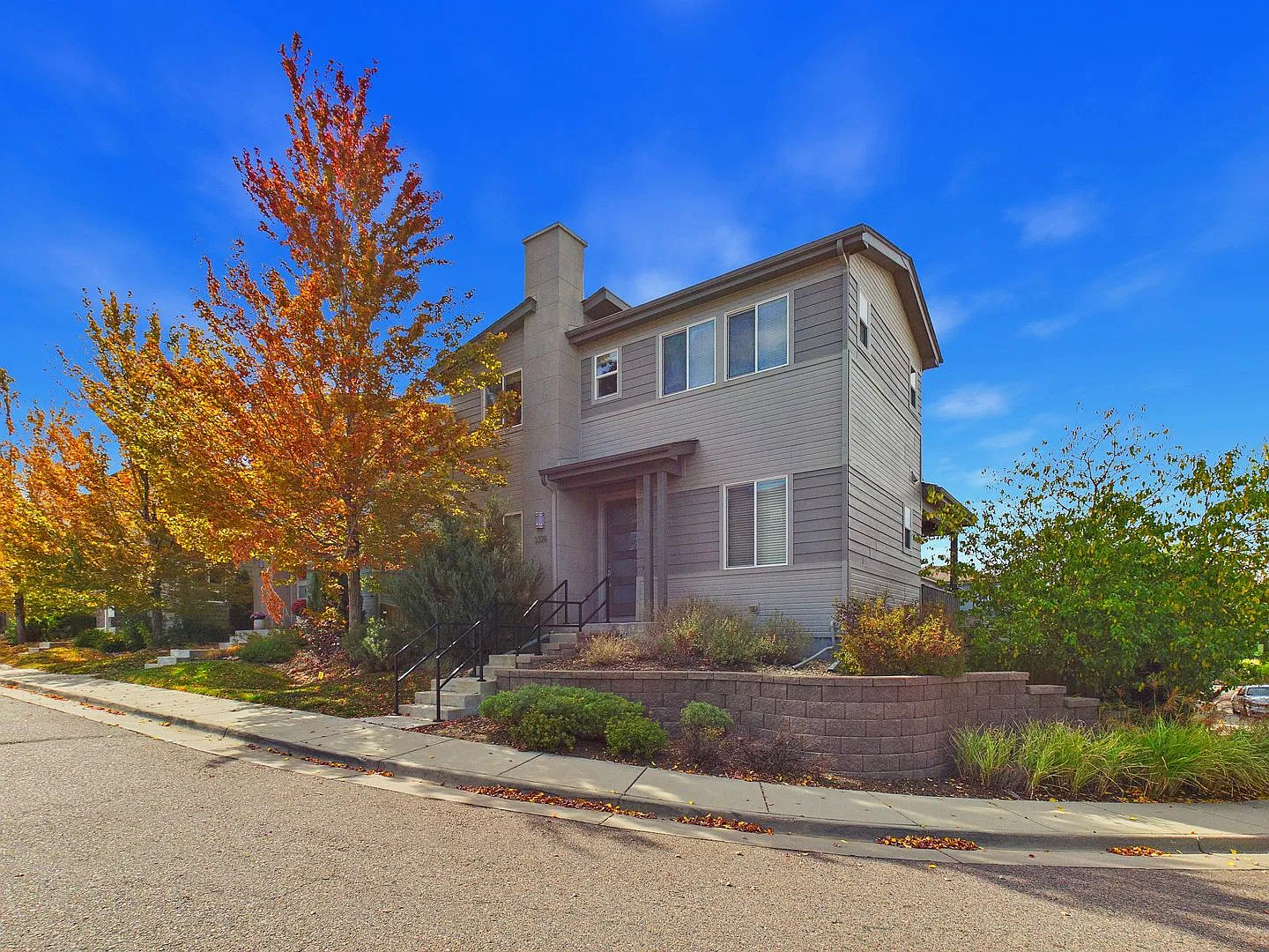 3328 Cranston Cir — Photo 1