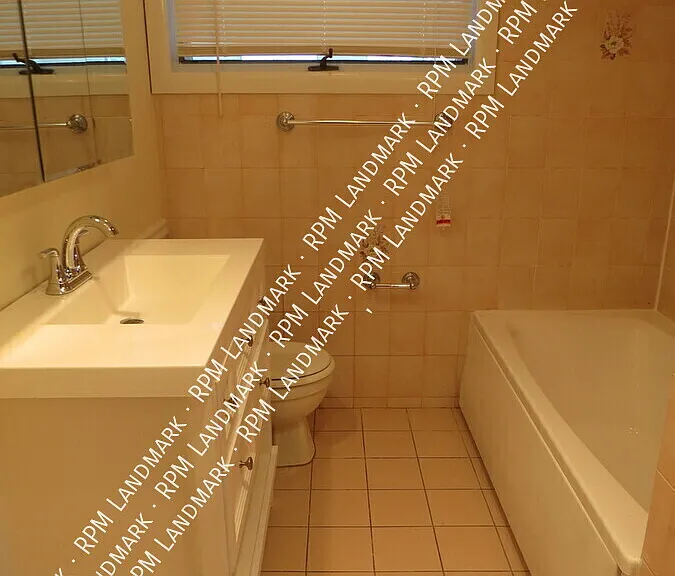 70 Woodhollow Rd — Photo 4