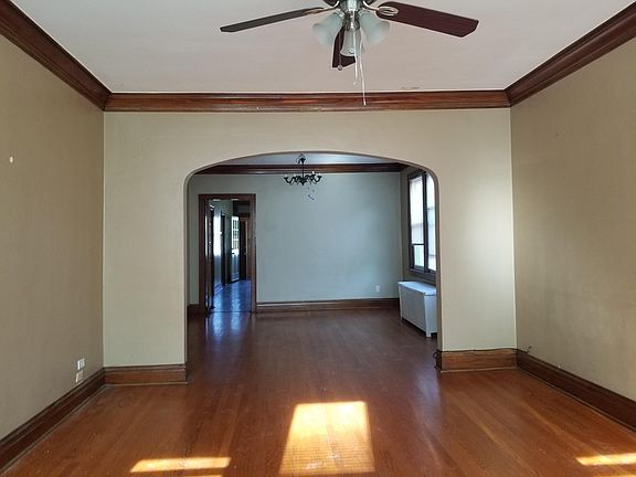 3rd image of 3839 S Damen Ave #2