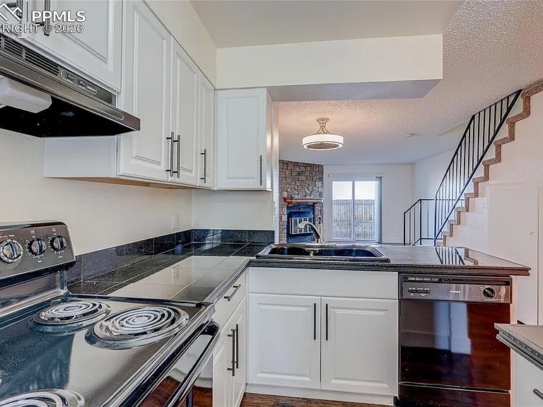 1642 S Idalia Cir #B — Photo 19