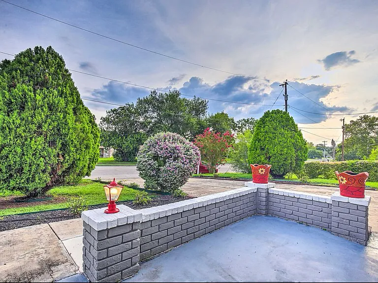 Pecan Grove Blvd — Photo 19