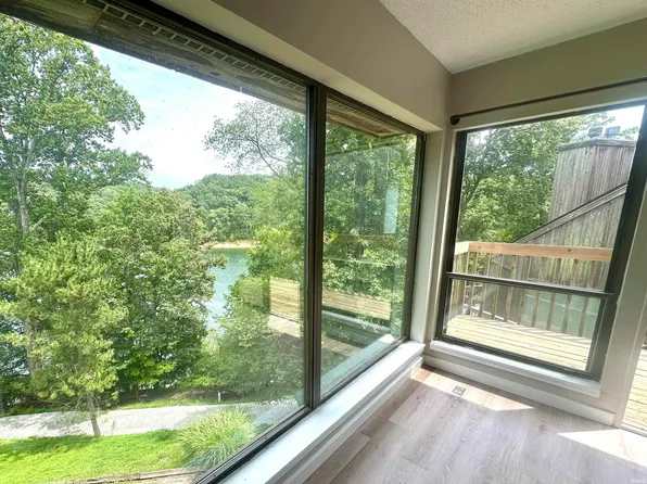 9339 S Pointe Lasalles Dr #17, Bloomington, IN 47401