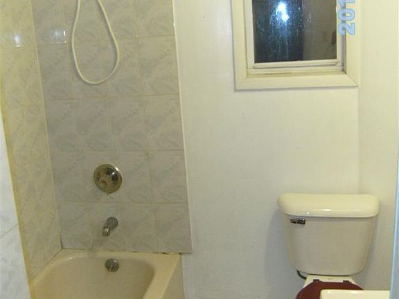 5th image of 59 Chestnut St Unit 2
