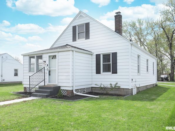 110 18th Ave, Moline, IL 61265