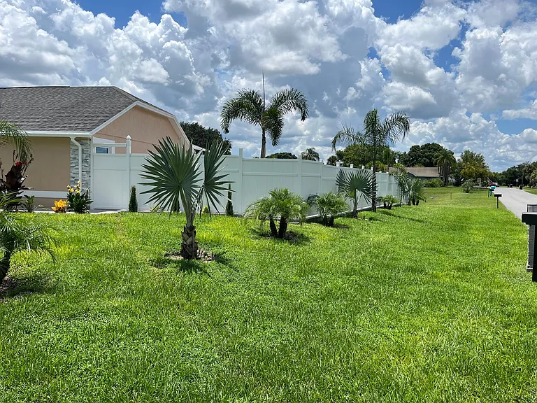 548 Loma Bonita Dr — Photo 4