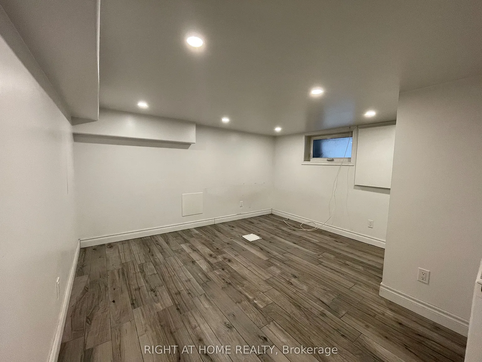 2 bed, $1,900 — Photo 3