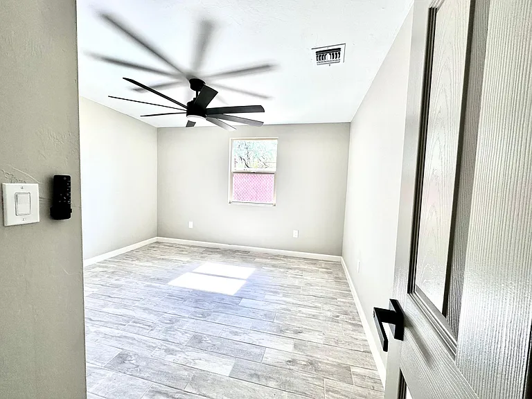 3650 E 23rd St #2 — Photo 7