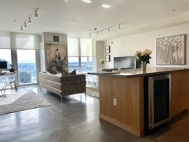 221 E College St #1203 — Photo 3