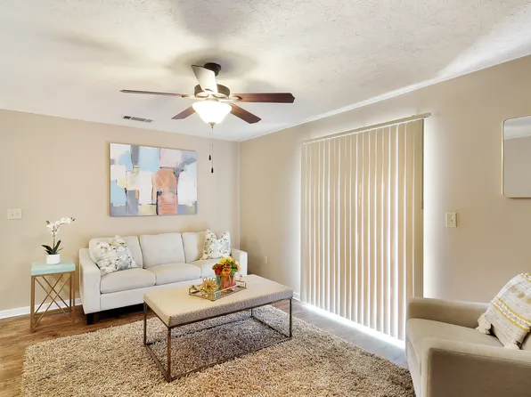 Parklane Apartment Homes