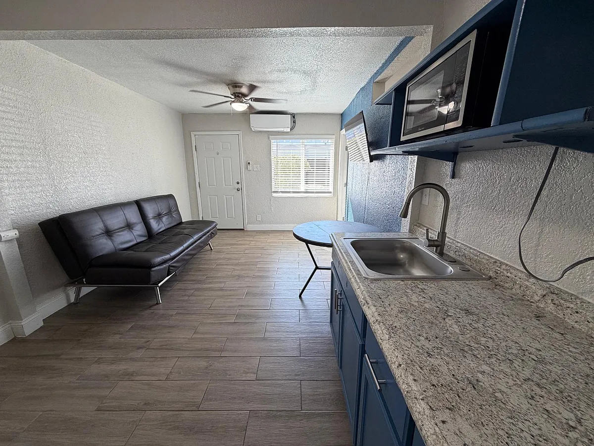 Building Photo - 4030 Taylor Ave #5