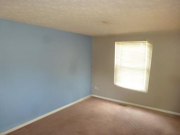 4th image of 8737 Edgeridge Dr