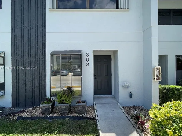 2700 S Oakland Forest Dr APT 303, Oakland Park, FL 33309