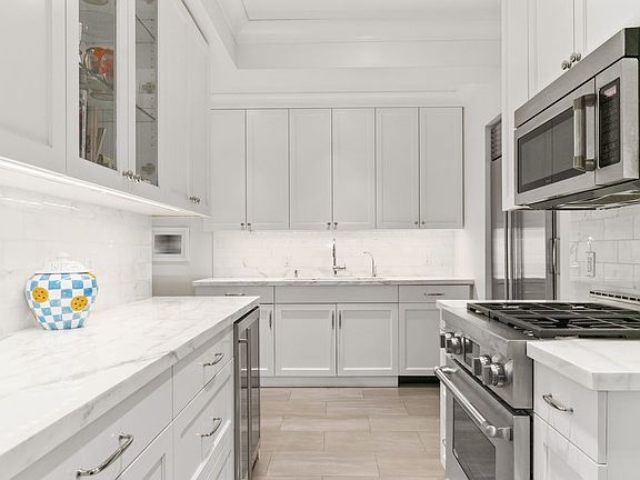 3rd image of 25 Central Park W APT 9E