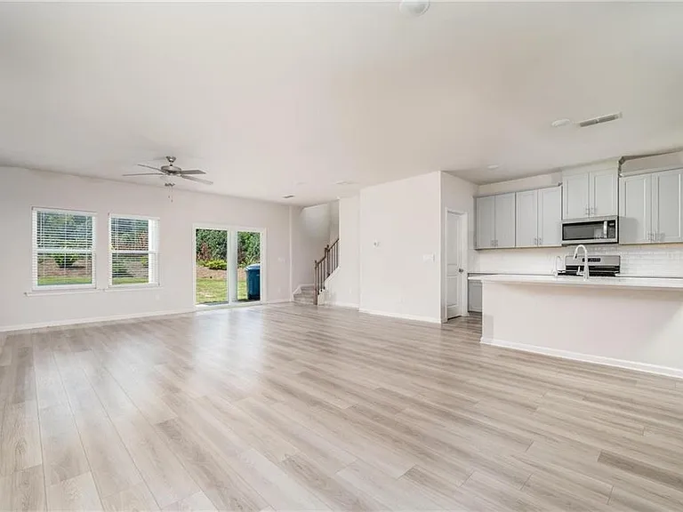 1030 Sunny Lake Dr — Photo 9