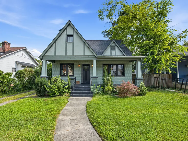 1043 Sharpe Ave — Photo 2