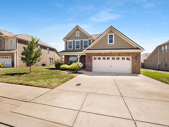 2nd image of 826 Sapphire Dr