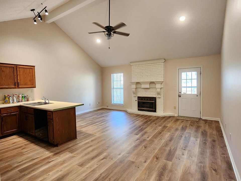2nd image of 400 Blair Dr