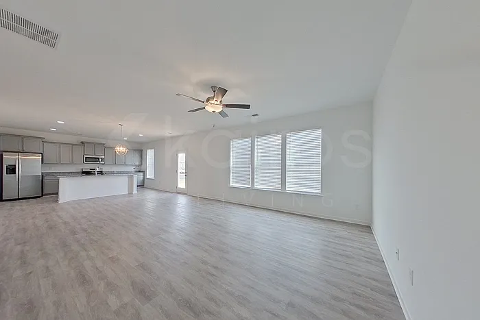 100 English Oak Ln — Photo 6