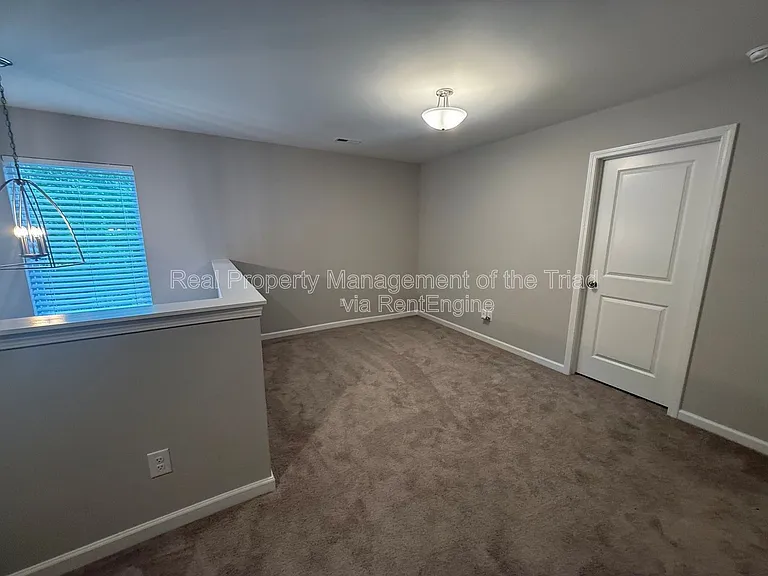 2457 Dukes Hollow Ct — Photo 17