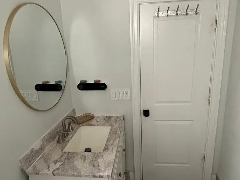 322 Ashton Ave #1 — Photo 8