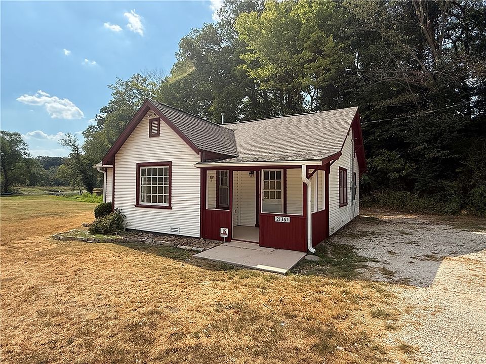 1st image of 21361 Griggs Rd