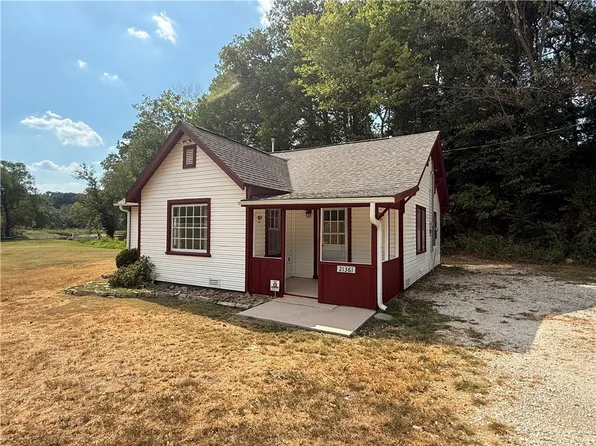 21361 Griggs Rd, Springdale, AR 72762