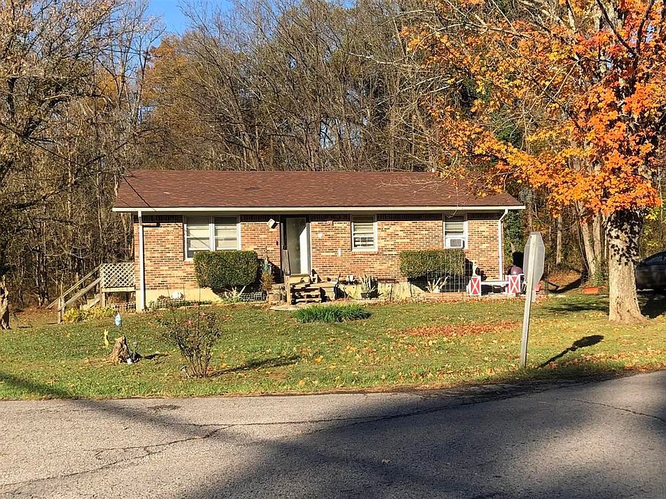 1st image of 161 Oak Dr