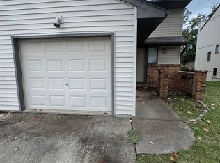 431 Foxfire Dr, Columbia, MO 65201