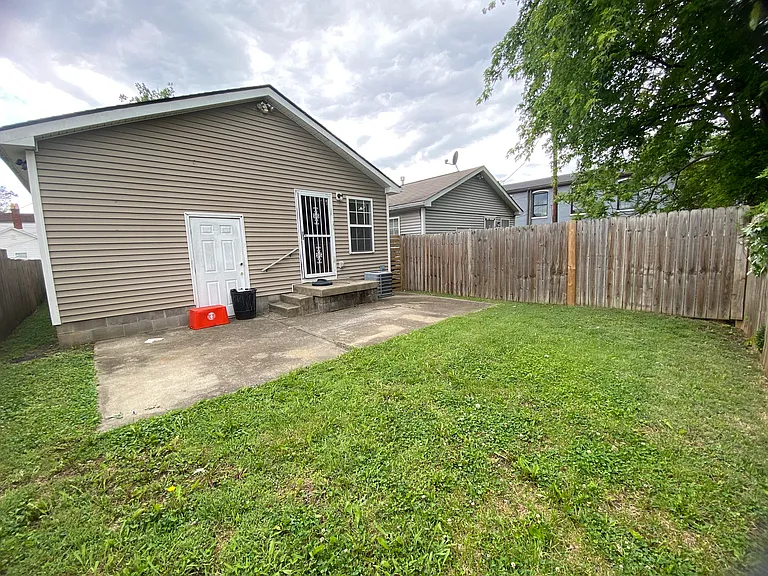 1727 Baird St — Photo 19