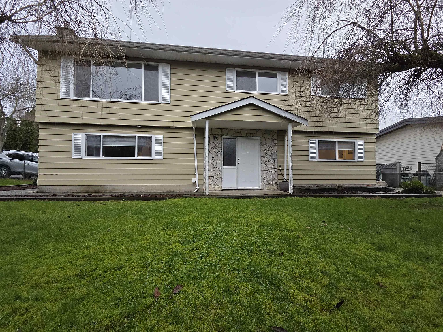 18138 59a Ave photo 1