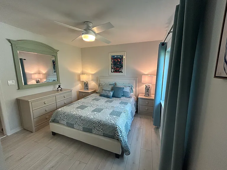 Room 2. Bed Queen size. Dressing.