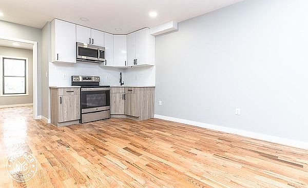 1st image of 2289 Pacific St #3