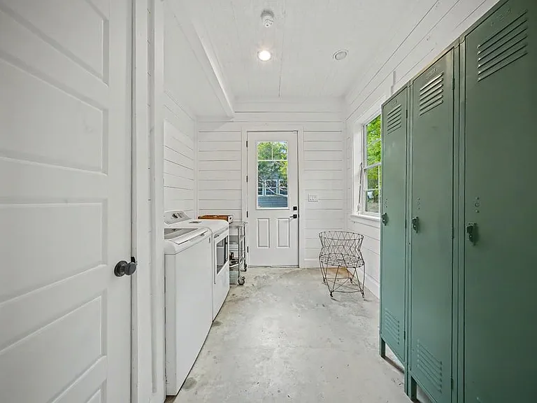160 Delcrest Dr — Photo 20
