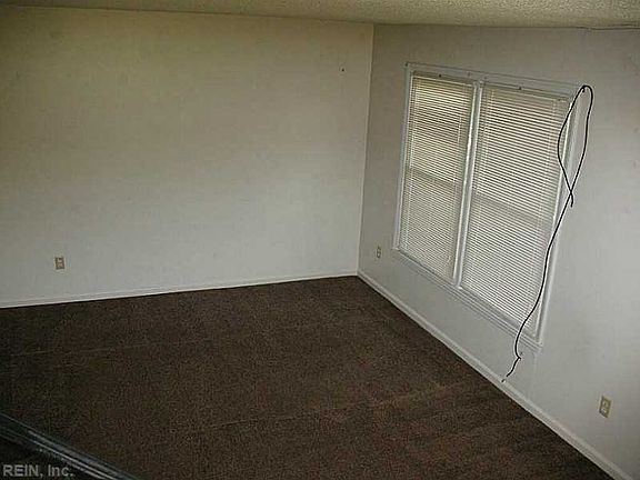 4th image of 1352 White Birch Ln