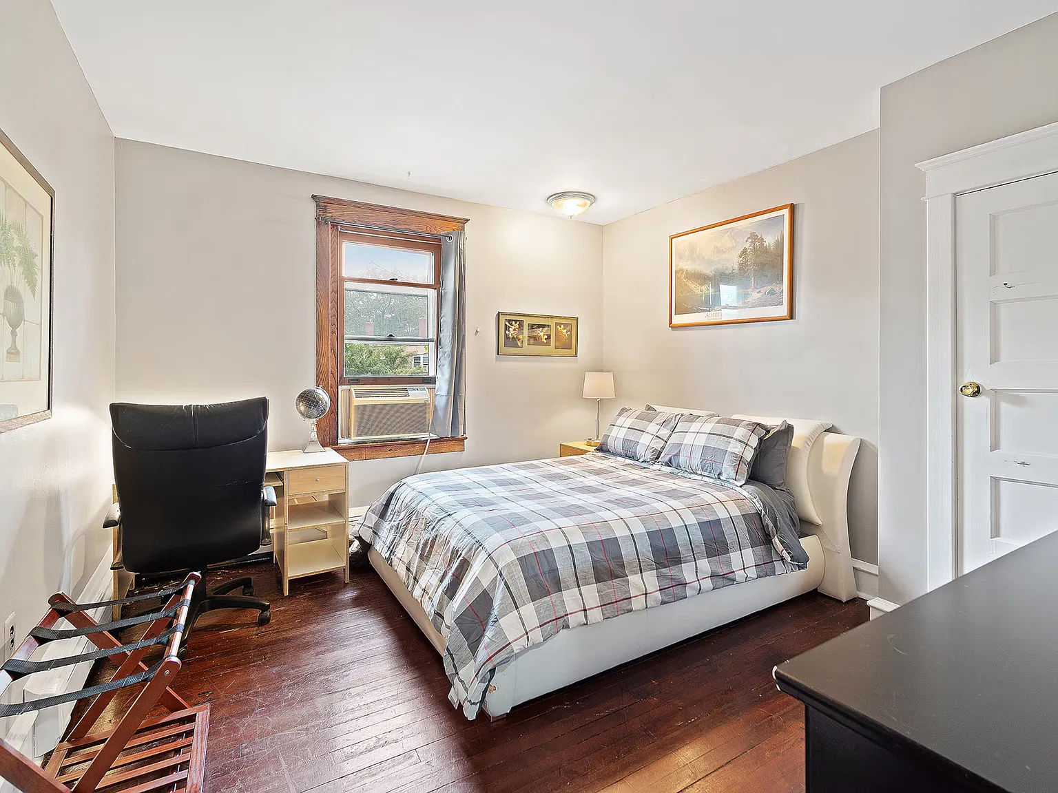 5 bed, 1.5 bath, $2,600 — Photo 4